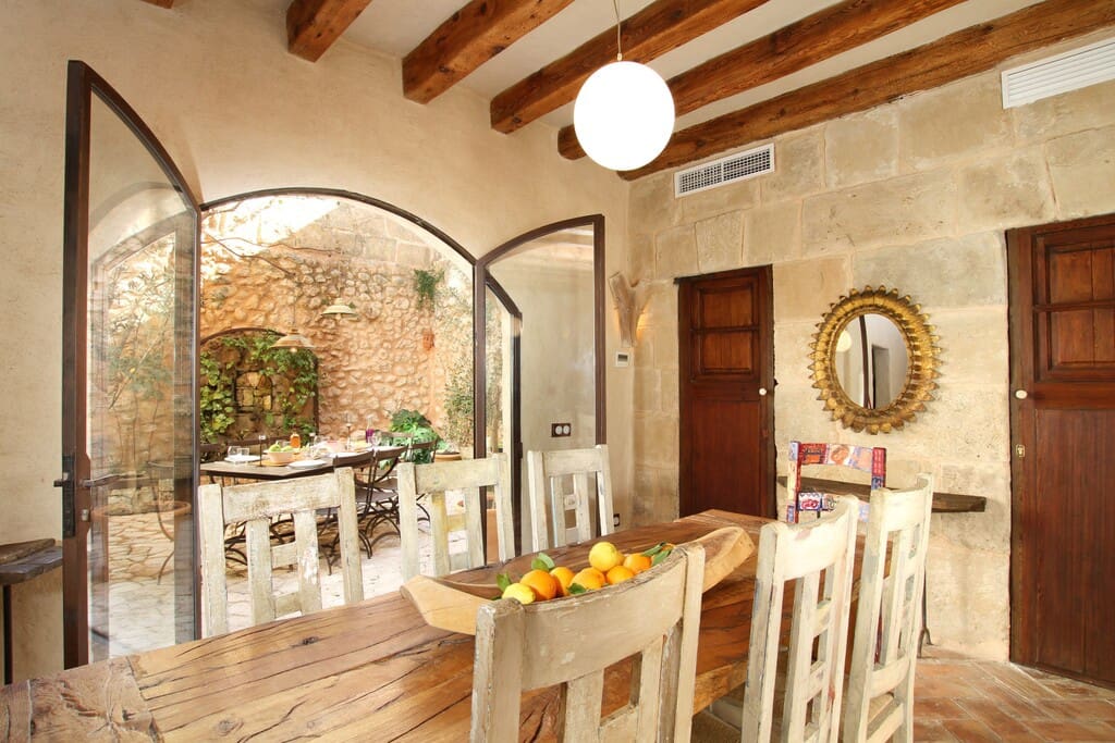 4 bedroom Townhouse for sale in Pollensa / Pollenca - € 1,100,000 (Ref: 9831265)