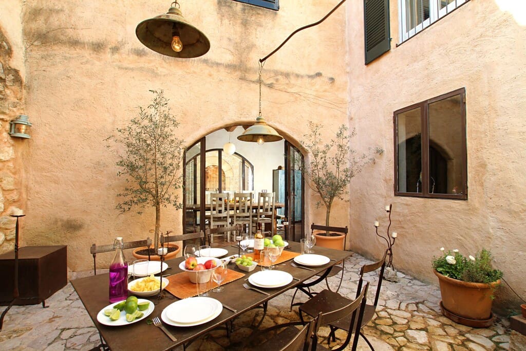 4 bedroom Townhouse for sale in Pollensa / Pollenca - € 1,100,000 (Ref: 9831265)