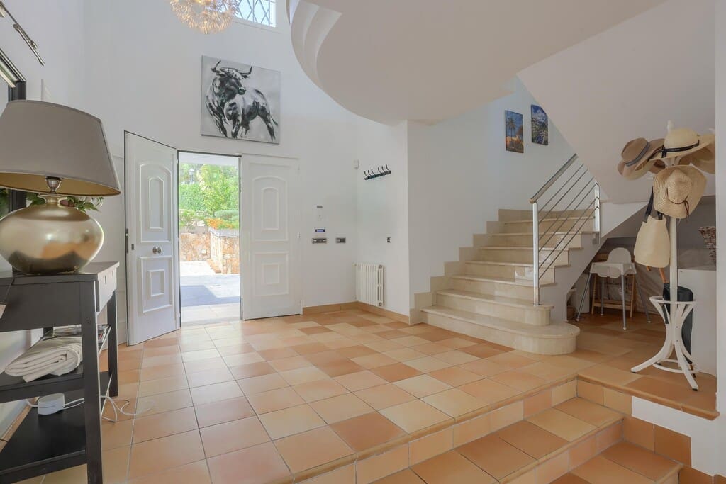 5 bedroom Villa for sale in Cala d'Or with pool - € 3,625,000 (Ref: 9842718)