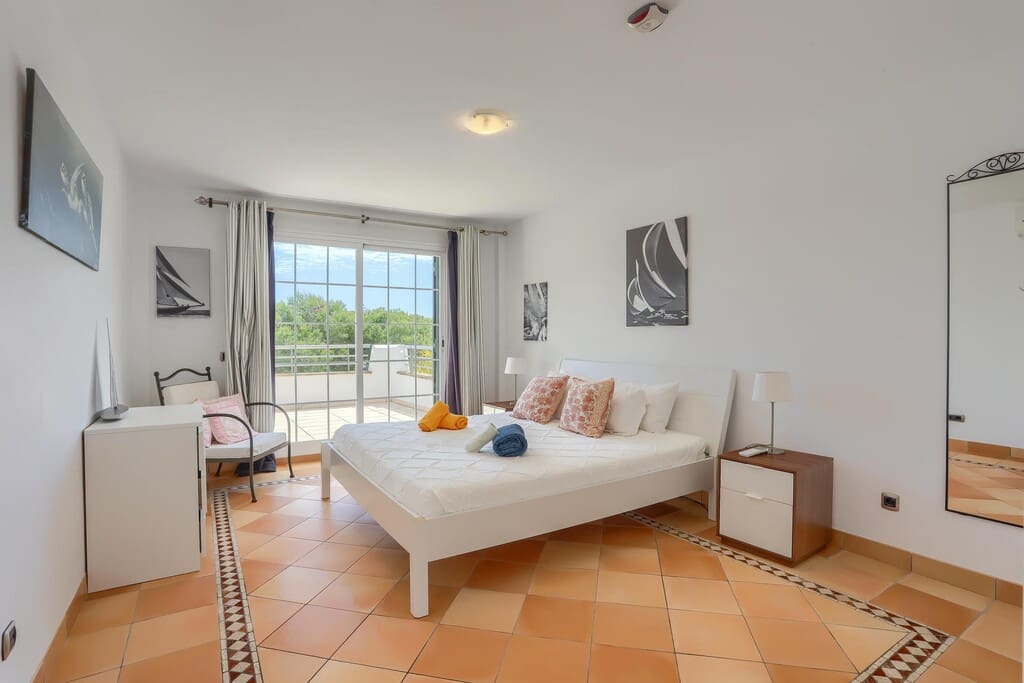 5 bedroom Villa for sale in Cala d'Or with pool - € 3,625,000 (Ref: 9842718)