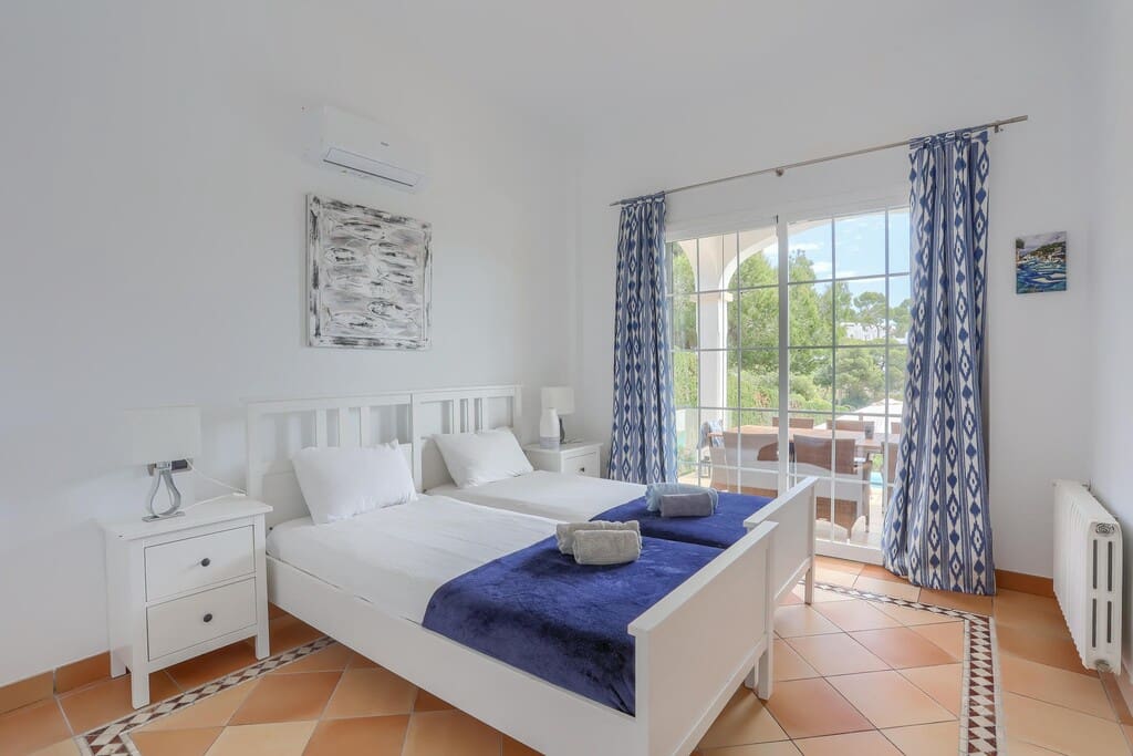 5 bedroom Villa for sale in Cala d'Or with pool - € 3,625,000 (Ref: 9842718)