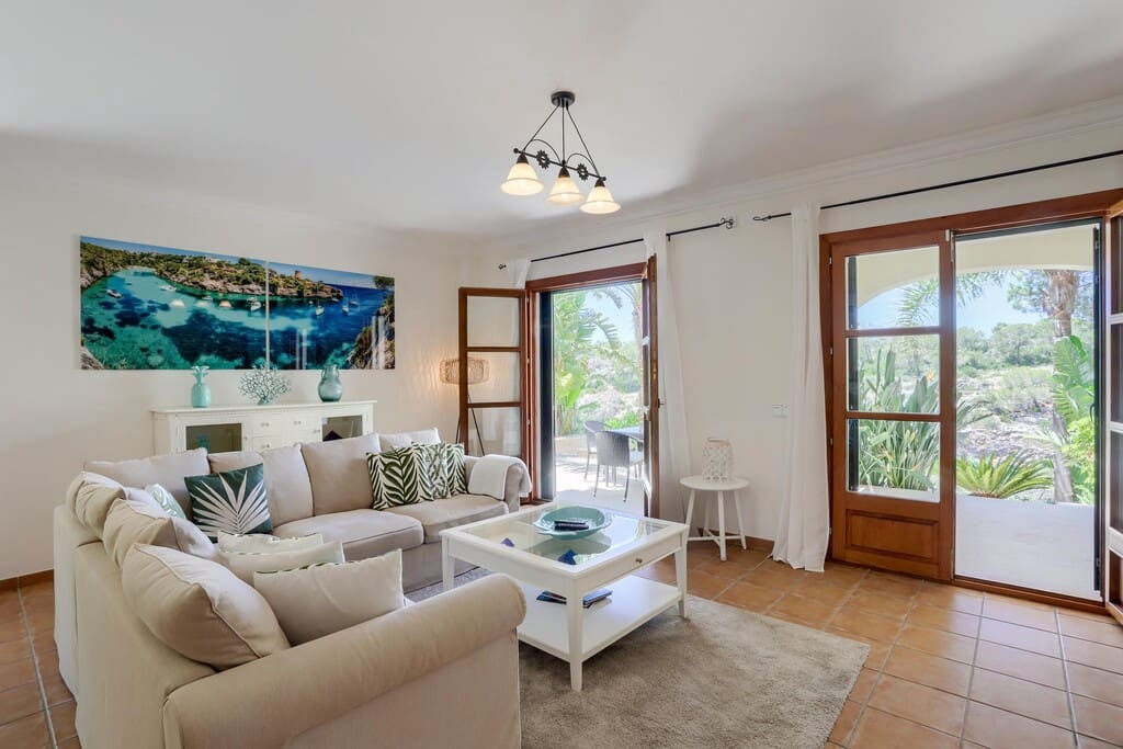 3 bedroom Villa for sale in Cala Pi with garage - € 1,490,000 (Ref: 9864977)