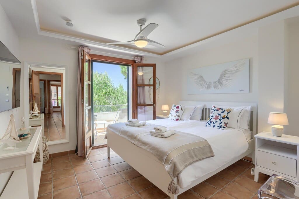 3 bedroom Villa for sale in Cala Pi with garage - € 1,490,000 (Ref: 9864977)