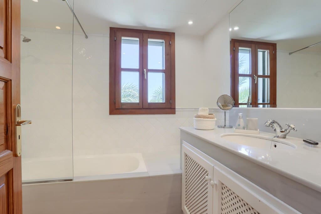 3 bedroom Villa for sale in Cala Pi with garage - € 1,490,000 (Ref: 9864977)
