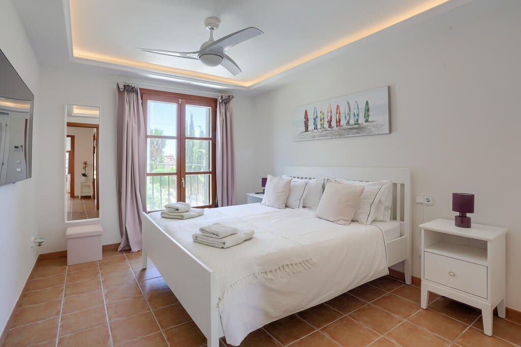 3 bedroom Villa for sale in Cala Pi with garage - € 1,490,000 (Ref: 9864977)