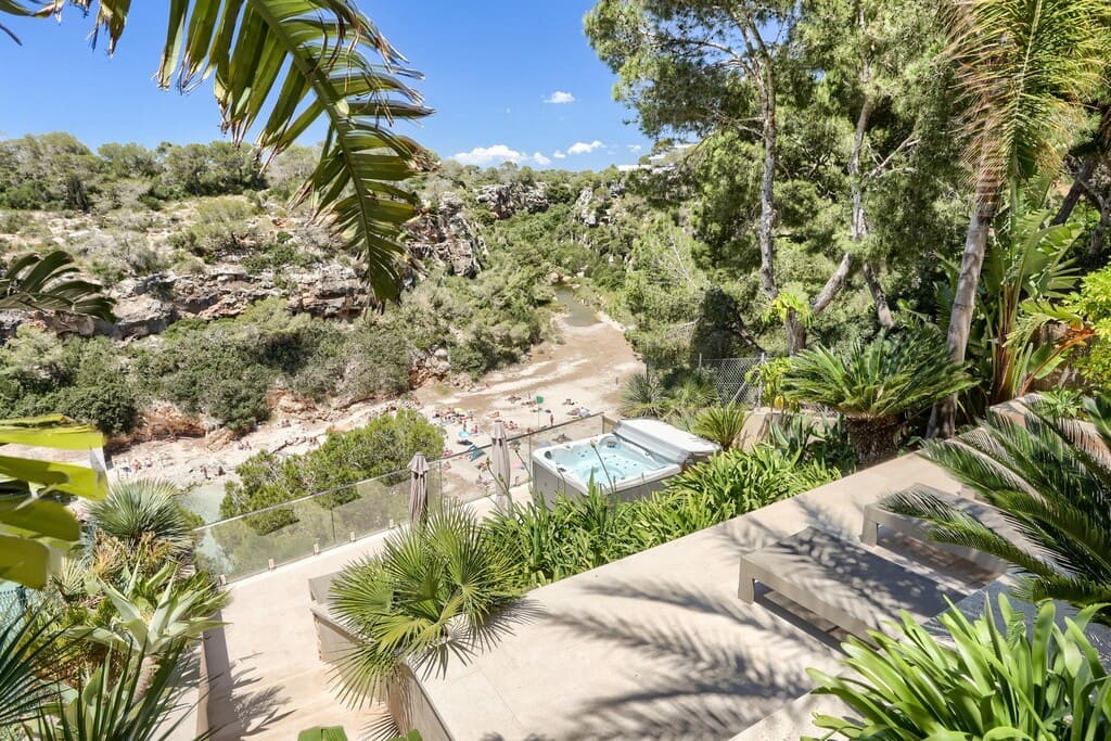3 bedroom Villa for sale in Cala Pi with garage - € 1,490,000 (Ref: 9864977)