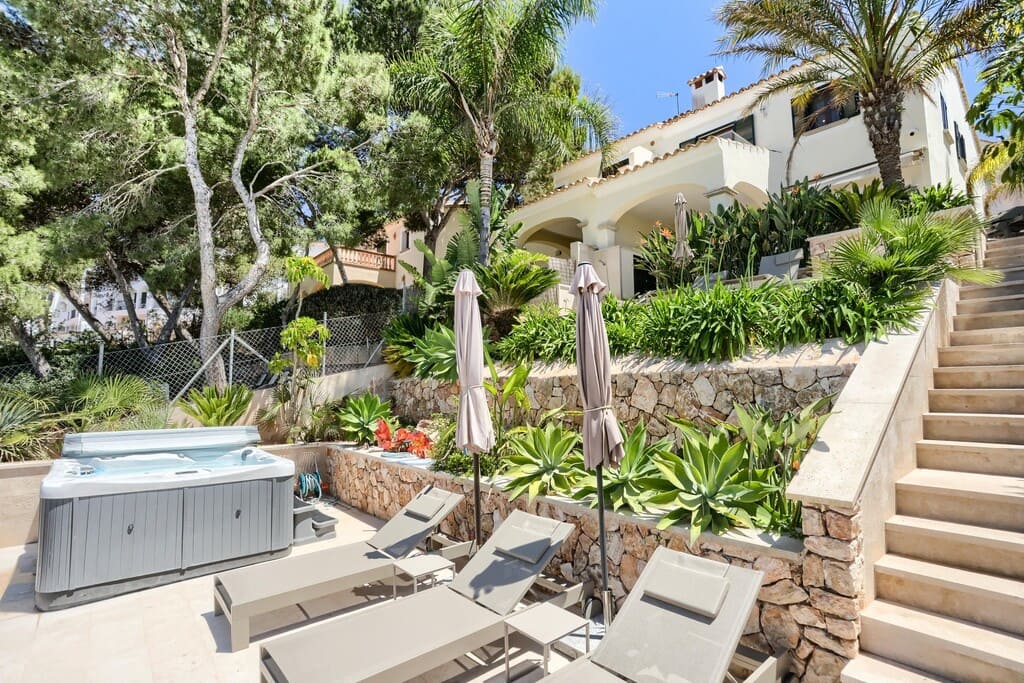 3 bedroom Villa for sale in Cala Pi with garage - € 1,490,000 (Ref: 9864977)