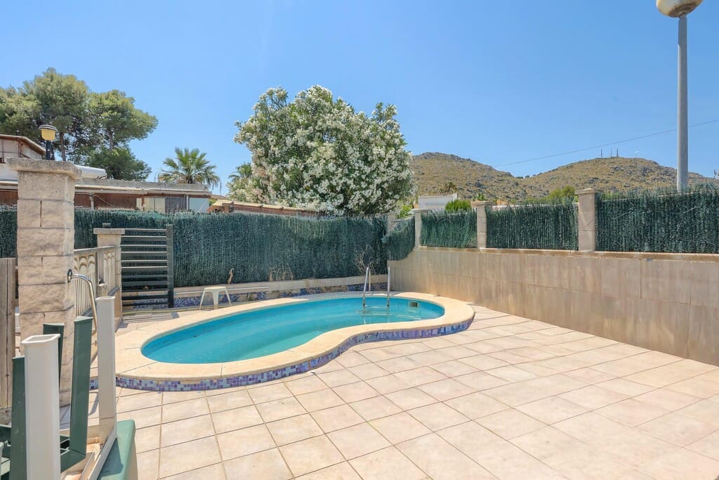 3 soverom Villa til salgs i Puerto de Alcudia med svømmebasseng - € 535 000 (Ref: 9875845)