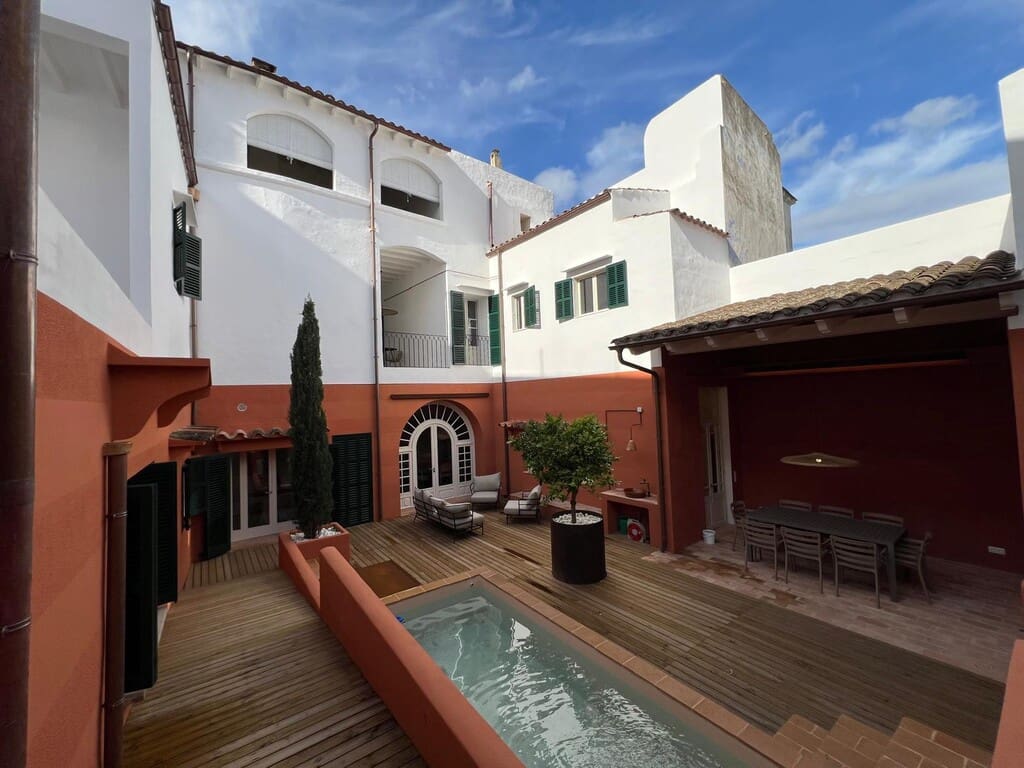 4 bedroom Townhouse for sale in Felanitx with pool garage - € 1,925,000 (Ref: 9891917)