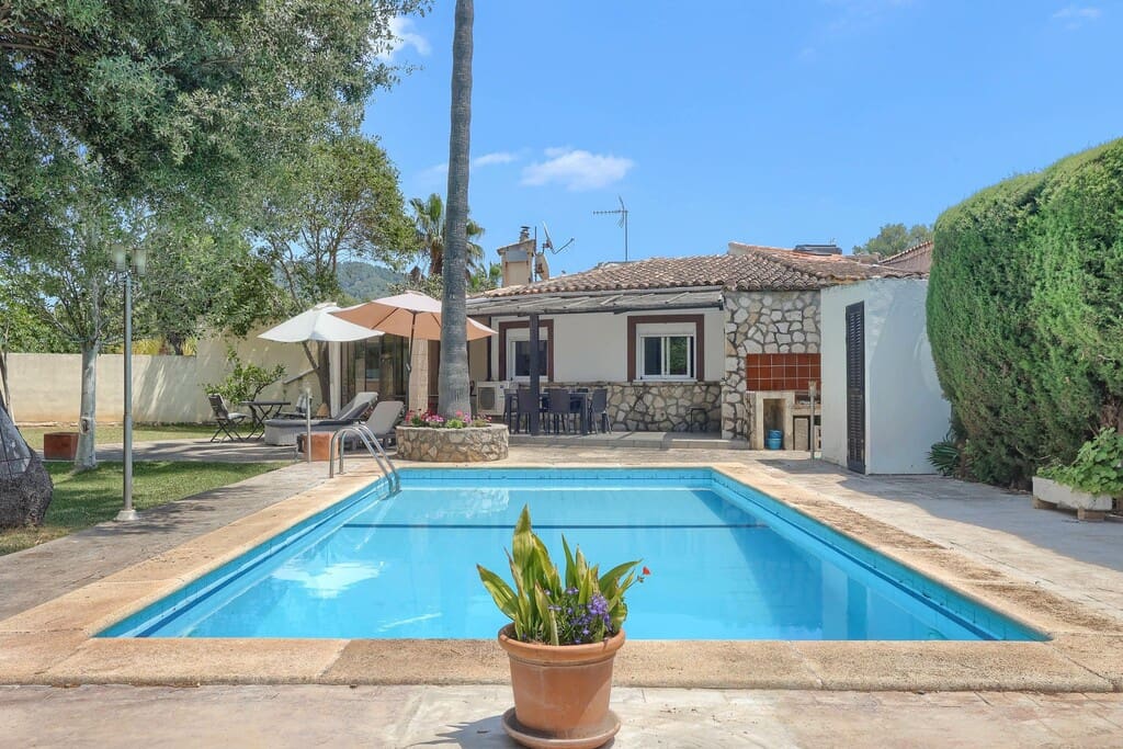 2 bedroom Villa for sale in Pollensa / Pollenca with pool - € 575,000 (Ref: 9894065)