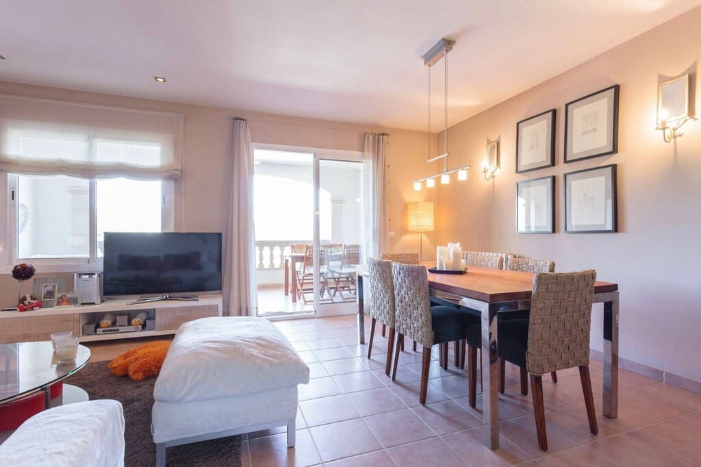 3 bedroom Townhouse for sale in Buger with garage - € 519,000 (Ref: 9912745)