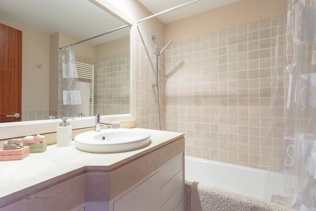 3 bedroom Townhouse for sale in Buger with garage - € 519,000 (Ref: 9912745)