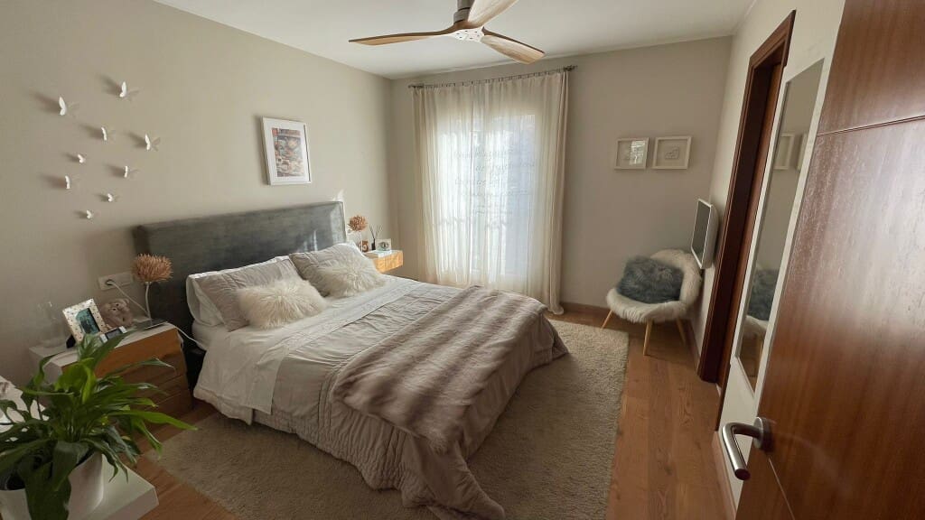 3 bedroom Townhouse for sale in Buger with garage - € 519,000 (Ref: 9912745)