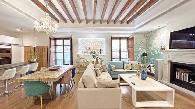 Apartamento de 3 habitaciones en La Seu, Palma de Mallorca en venta con garaje - 1.395.000 € (Ref: 9949375)