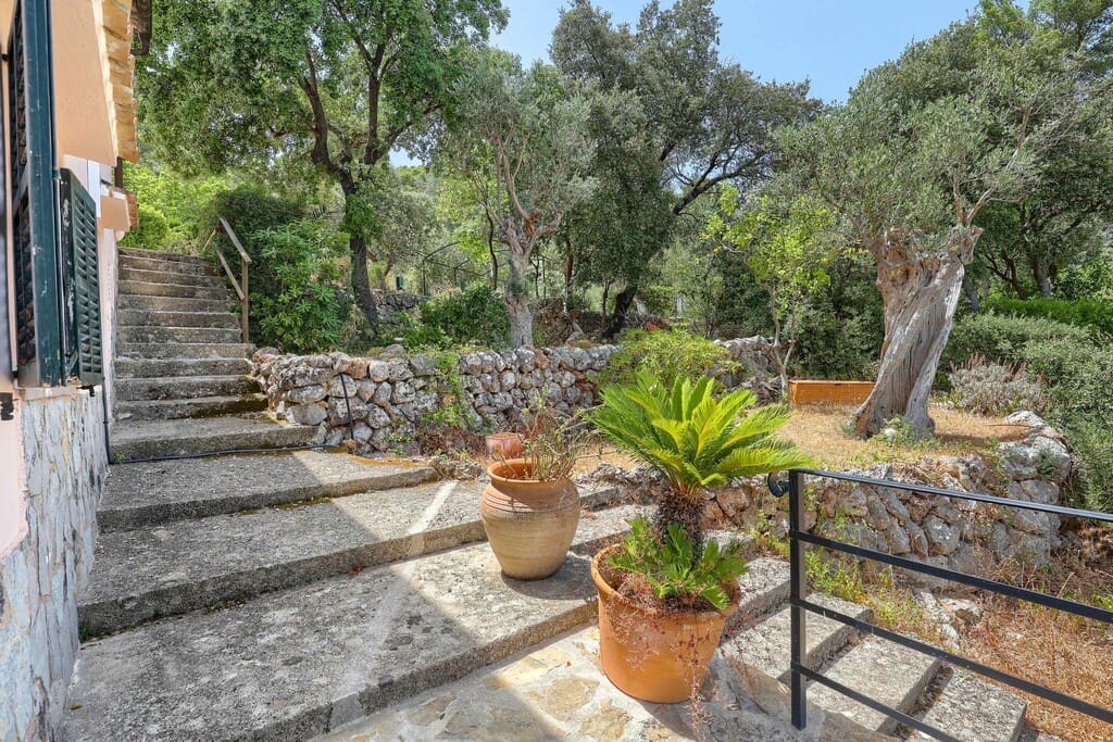 4 chambre Finca/Maison de Campagne à vendre à Esporles avec piscine garage - 1 599 000 € (Ref: 9974981)