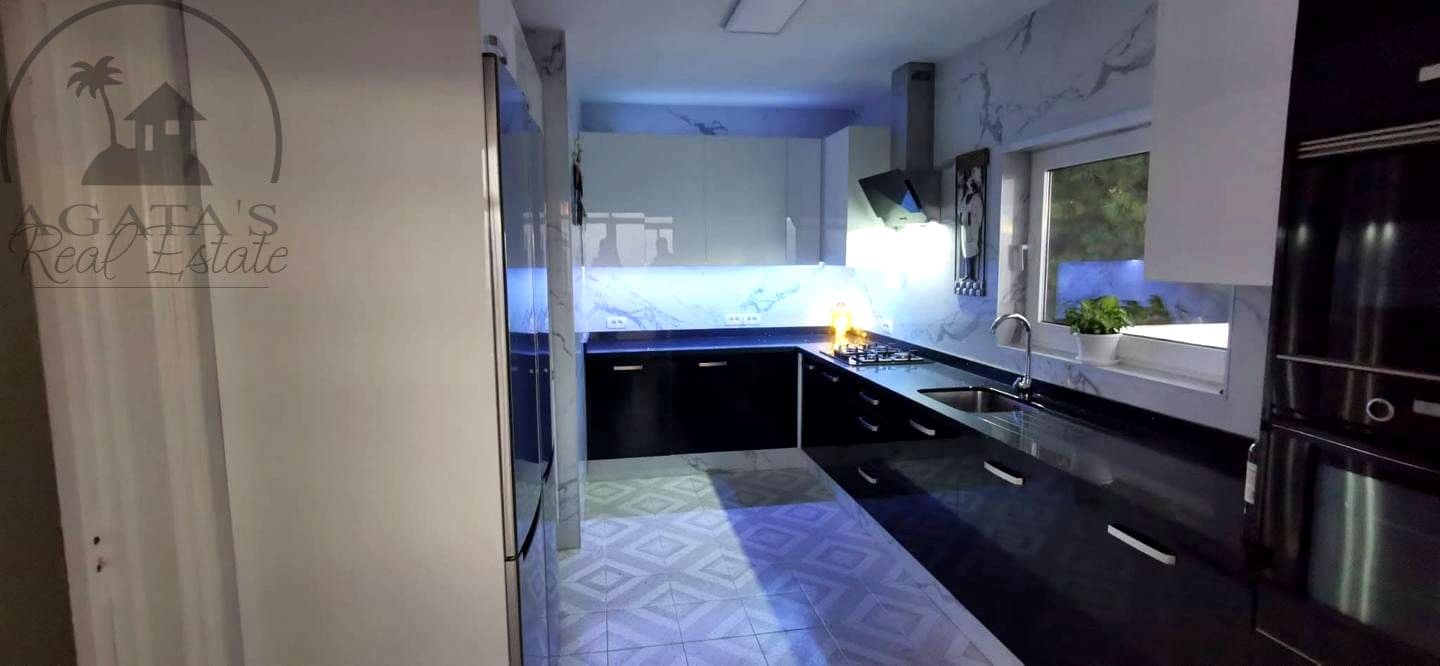 Chalet de 4 habitaciones en Icod de los Vinos en venta con piscina garaje - 395.000 € (Ref: 10008054)