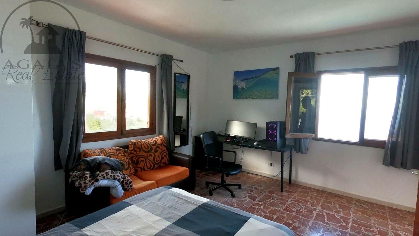 Chalet de 4 habitaciones en Icod de los Vinos en venta con piscina garaje - 395.000 € (Ref: 10008054)