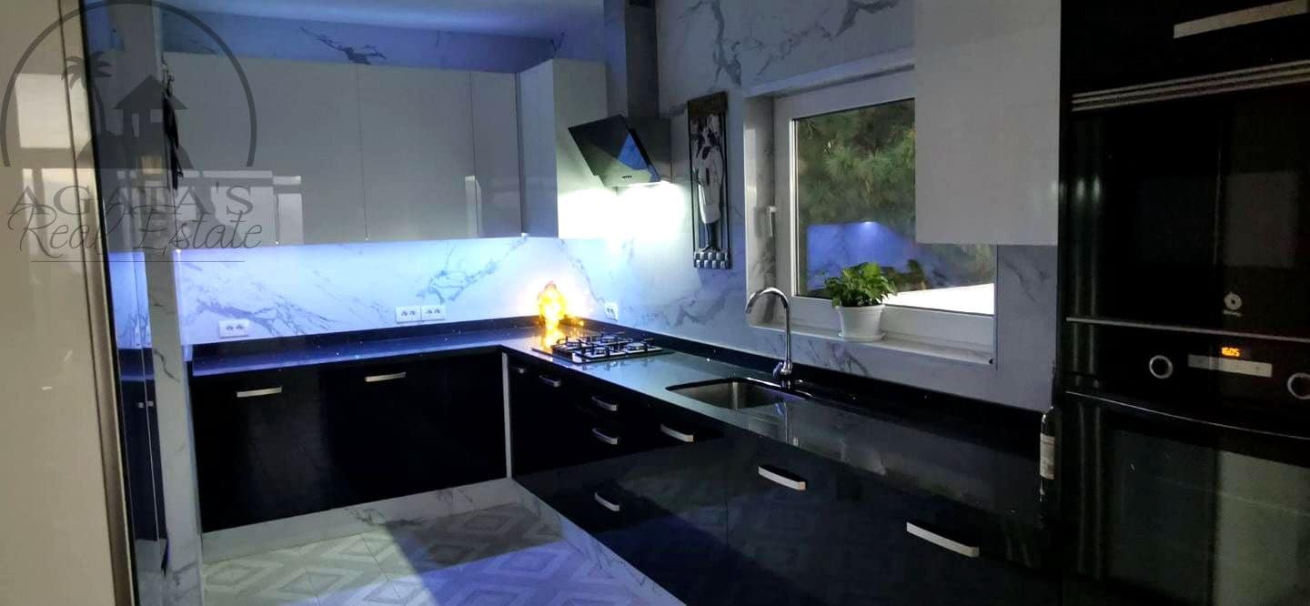 Chalet de 4 habitaciones en Icod de los Vinos en venta con piscina garaje - 395.000 € (Ref: 10008054)