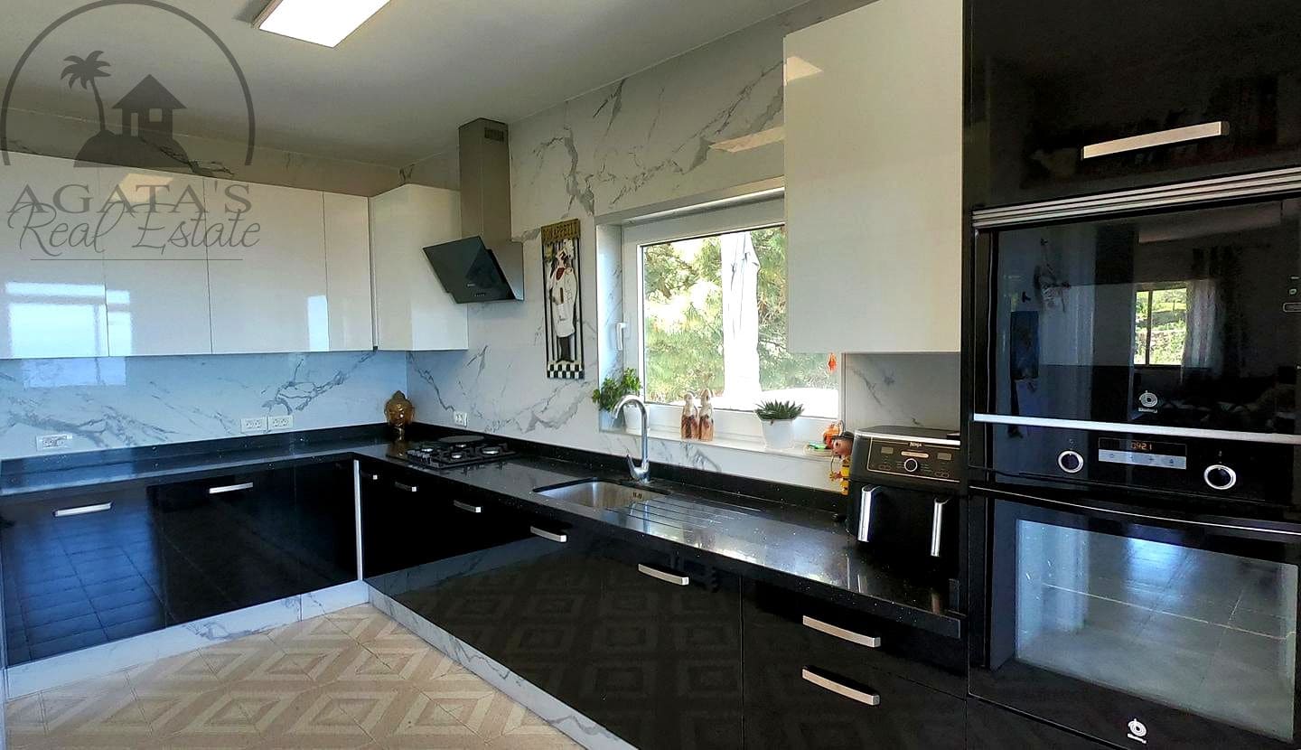 Chalet de 4 habitaciones en Icod de los Vinos en venta con piscina garaje - 395.000 € (Ref: 10008054)