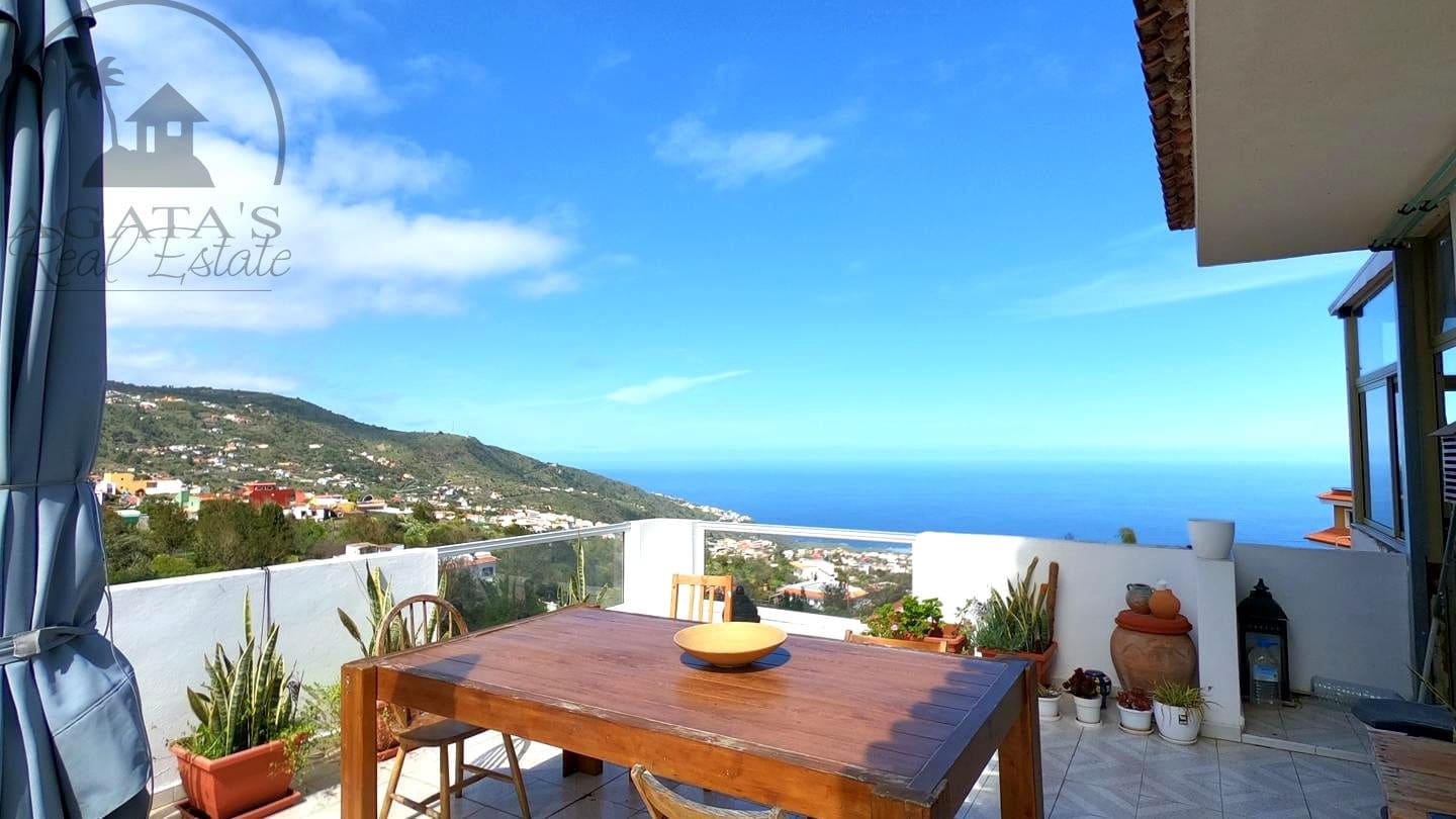 Chalet de 4 habitaciones en Icod de los Vinos en venta con piscina garaje - 395.000 € (Ref: 10008054)