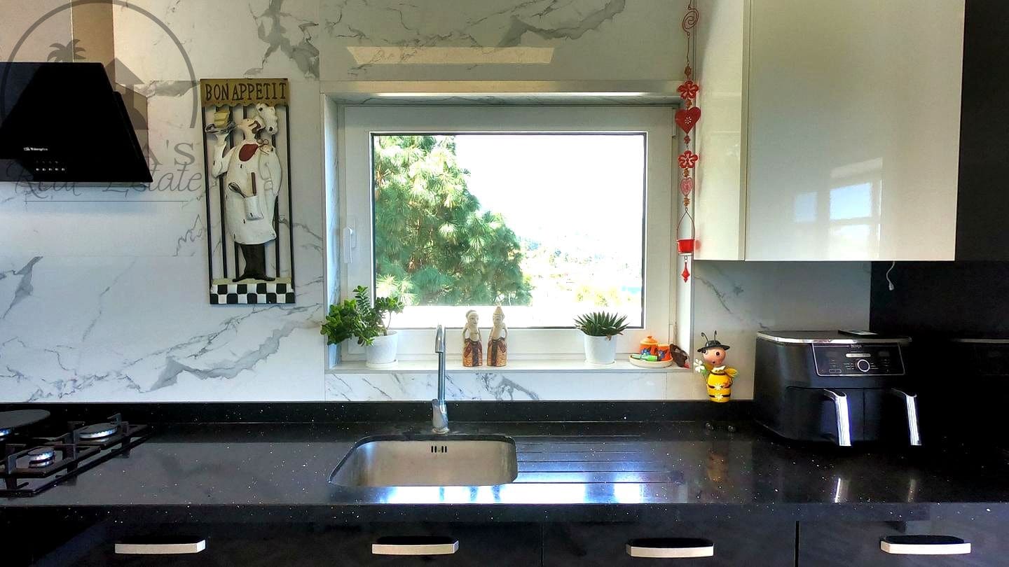 Chalet de 4 habitaciones en Icod de los Vinos en venta con piscina garaje - 395.000 € (Ref: 10008054)