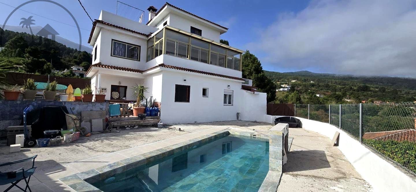 4 bedroom Villa for sale in Icod de los Vinos with pool garage - € 349,000 (Ref: 10008054)