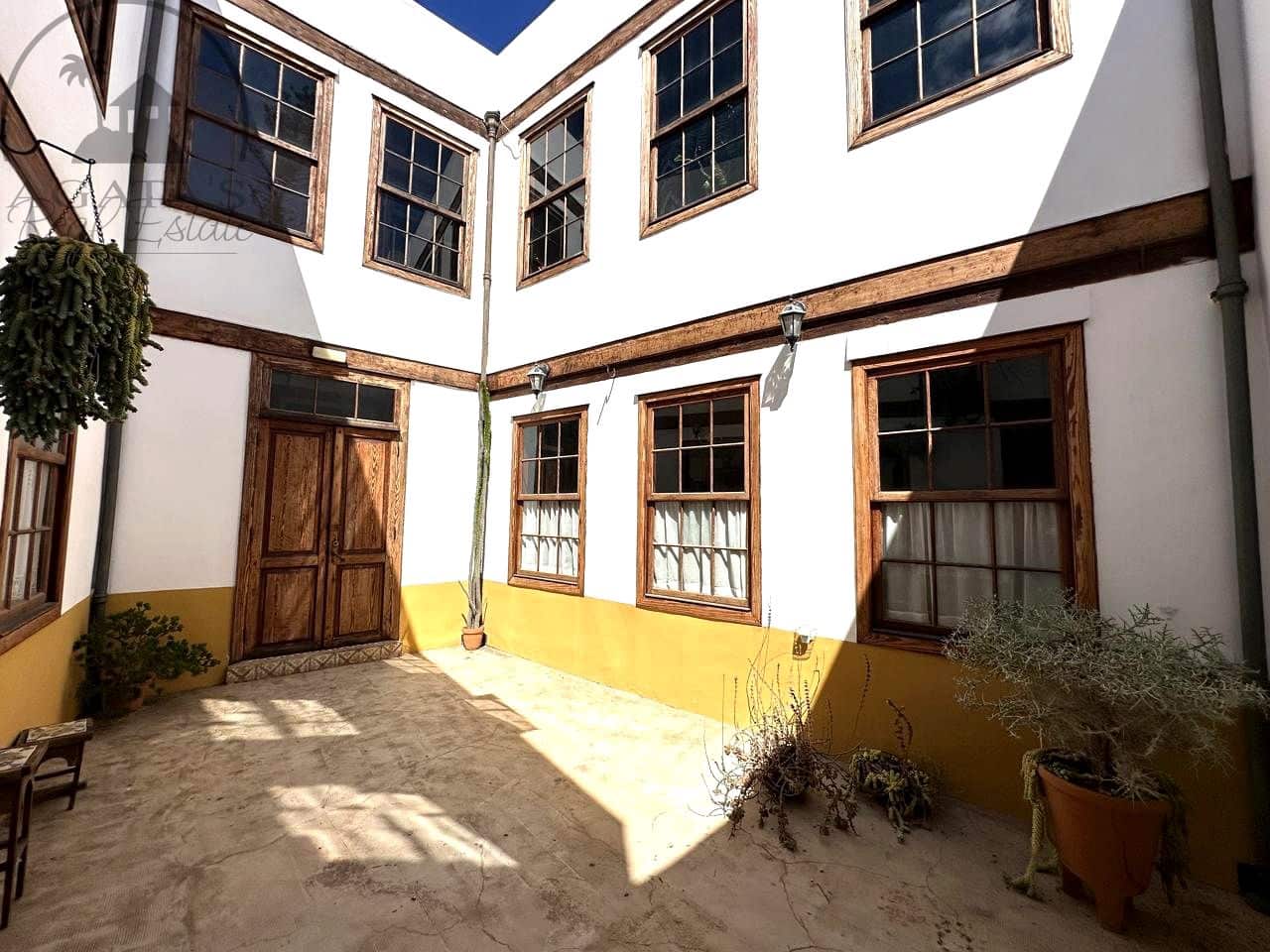 Chalet de 8 habitaciones en Buenavista del Norte en venta - 797.000 € (Ref: 10025054)