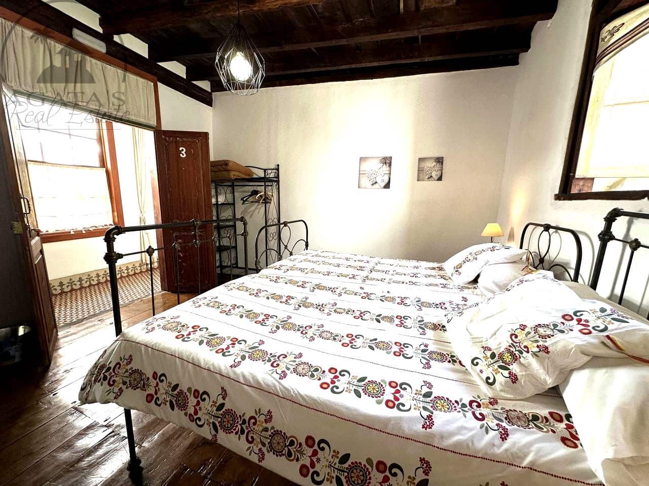 Chalet de 8 habitaciones en Buenavista del Norte en venta - 797.000 € (Ref: 10025054)