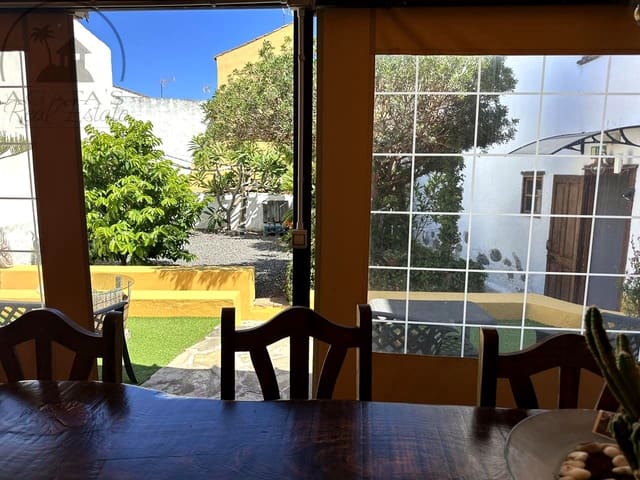 Chalet de 8 habitaciones en Buenavista del Norte en venta - 797.000 € (Ref: 10025054)