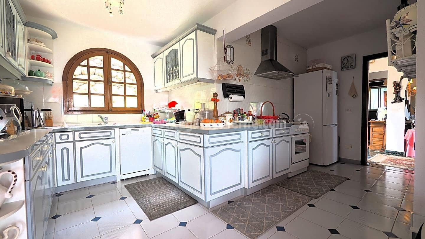 4 soveværelse Villa til salg i La Victoria de Acentejo med garage - € 785.000 (Ref: 10060862)