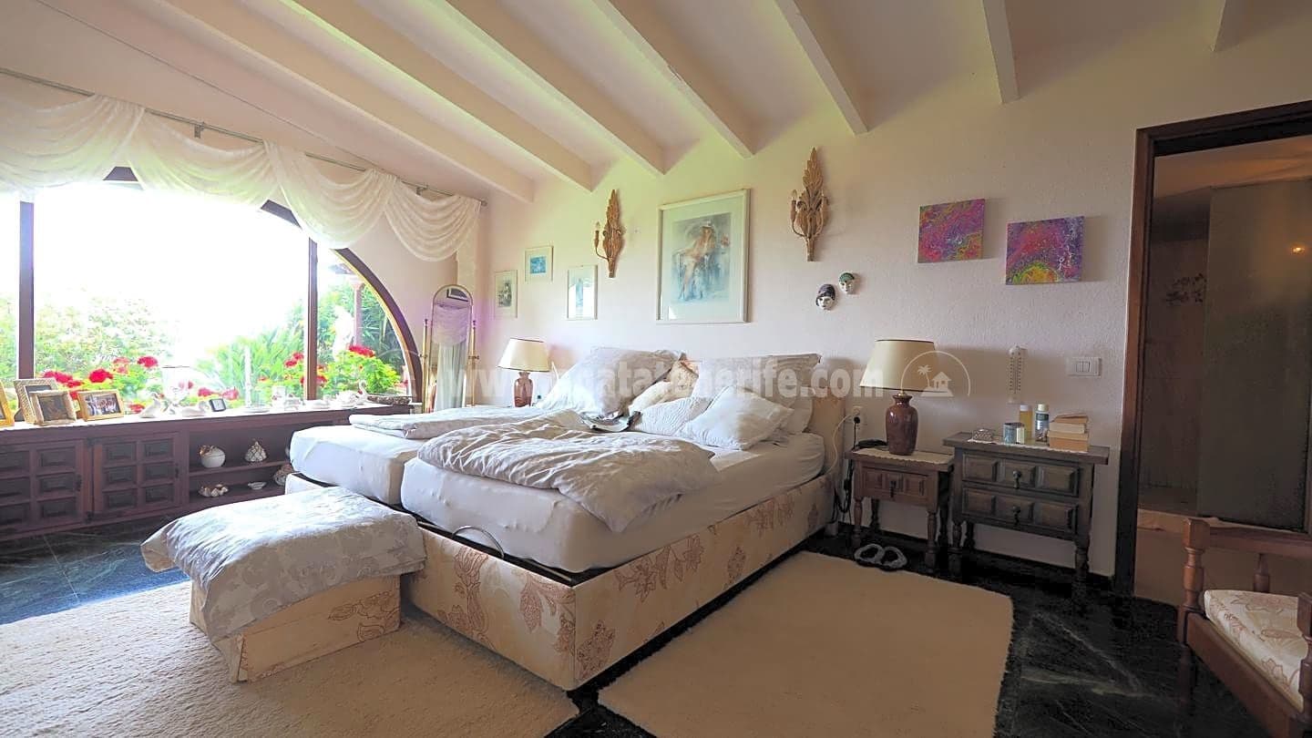 4 soveværelse Villa til salg i La Victoria de Acentejo med garage - € 785.000 (Ref: 10060862)