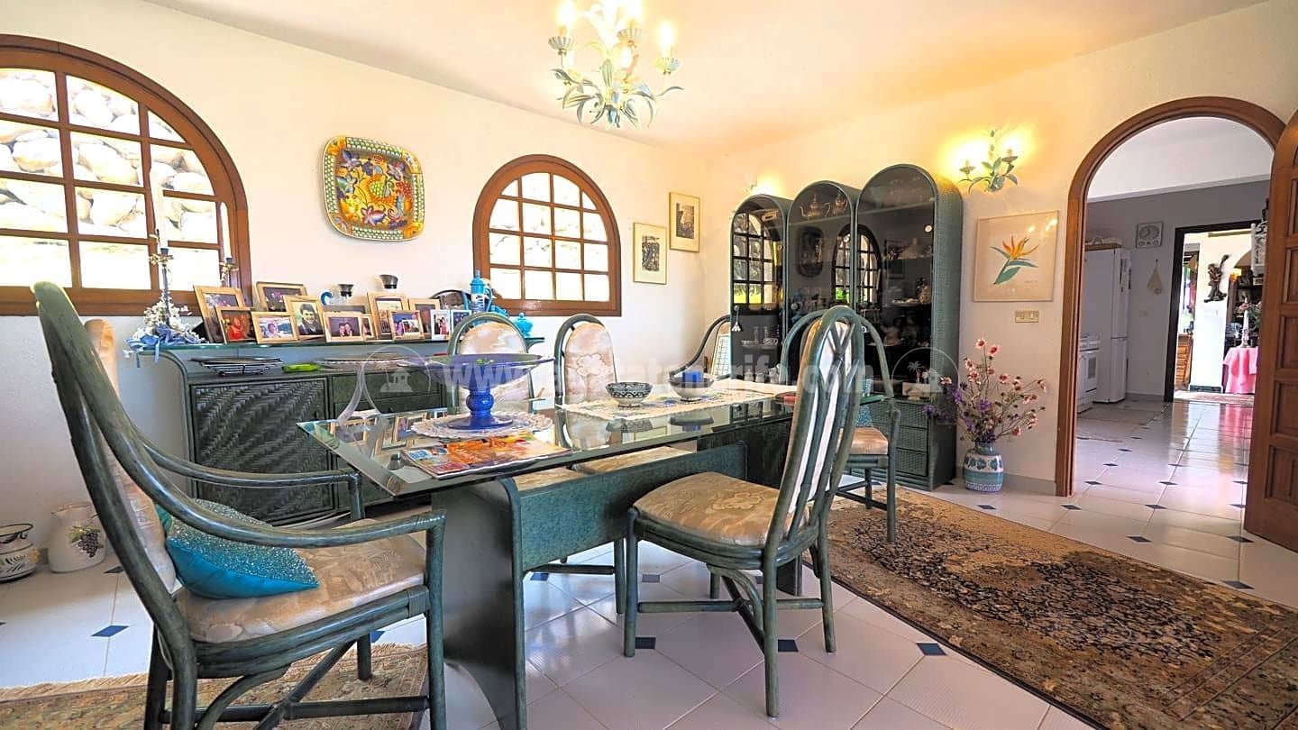 4 soveværelse Villa til salg i La Victoria de Acentejo med garage - € 785.000 (Ref: 10060862)