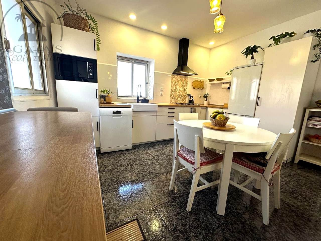7 bedroom Villa for sale in El Tanque - € 499,000 (Ref: 10071850)