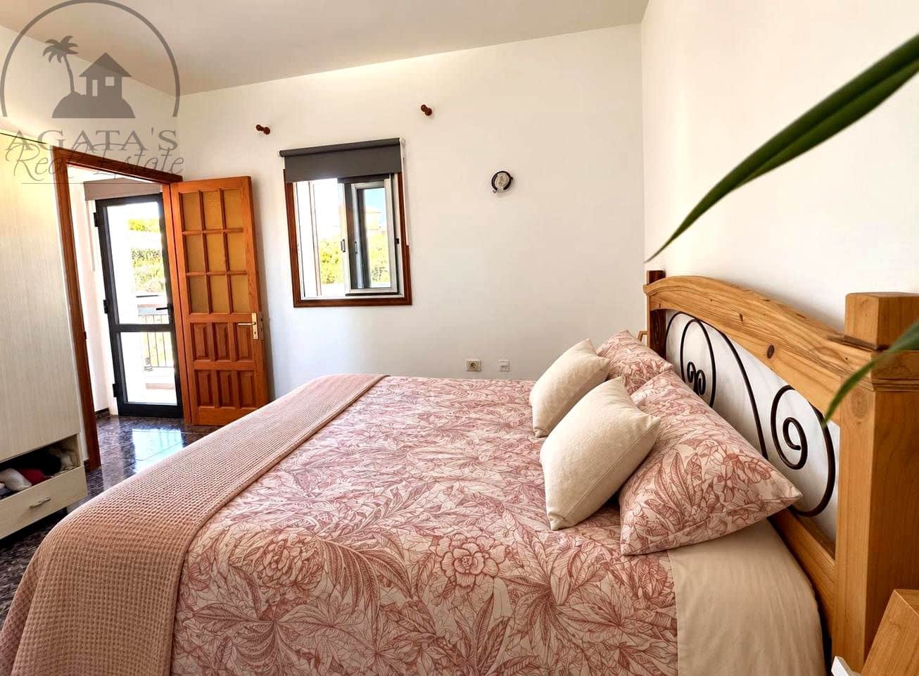 7 bedroom Villa for sale in El Tanque - € 499,000 (Ref: 10071850)