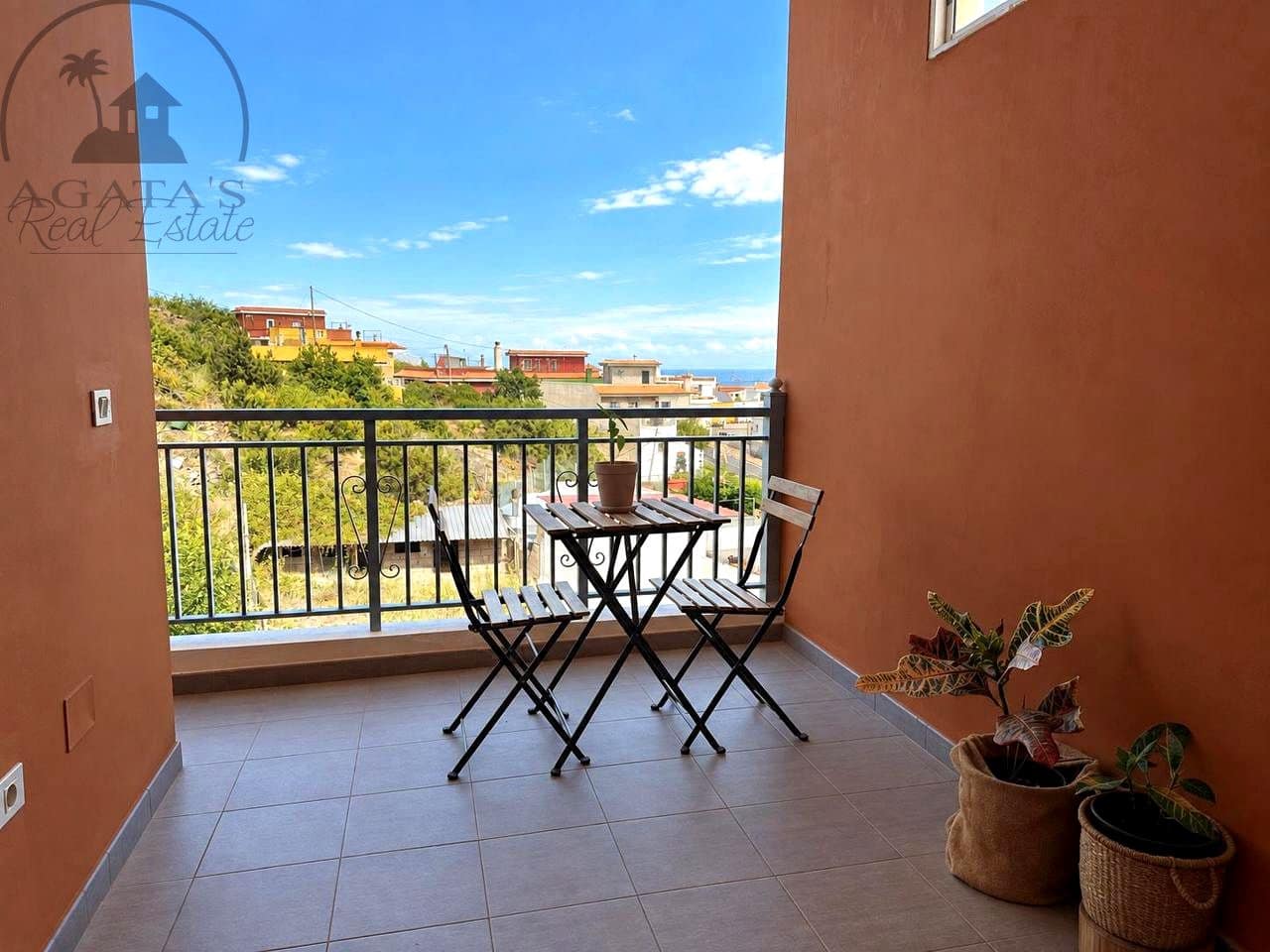 7 bedroom Villa for sale in El Tanque - € 499,000 (Ref: 10071850)