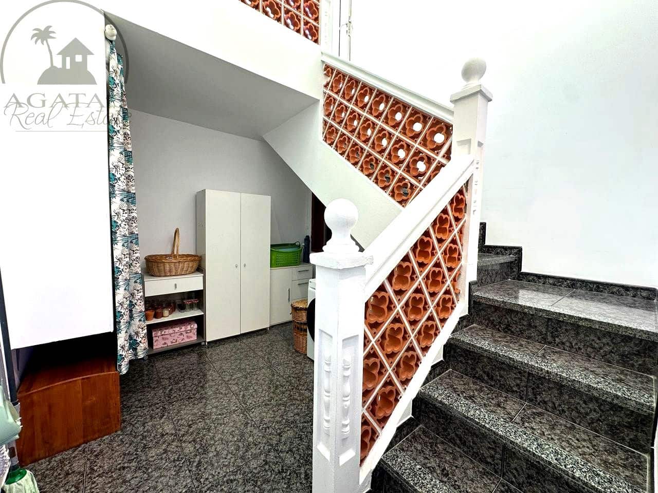 7 bedroom Villa for sale in El Tanque - € 499,000 (Ref: 10071850)