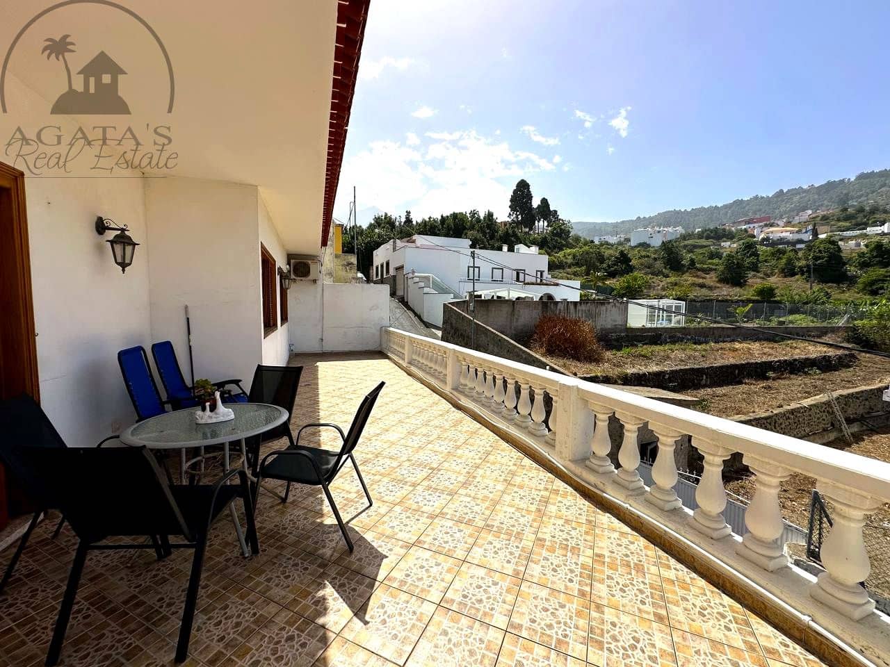 7 soverom Villa til salgs i Icod de los Vinos med garasje - € 398 000 (Ref: 10140238)
