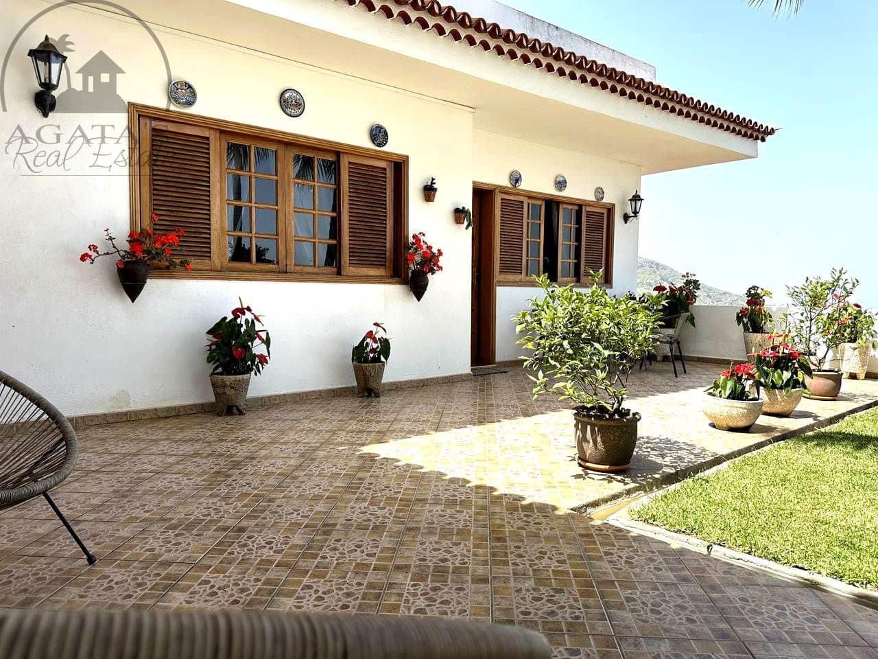 7 soverom Villa til salgs i Icod de los Vinos med garasje - € 398 000 (Ref: 10140238)