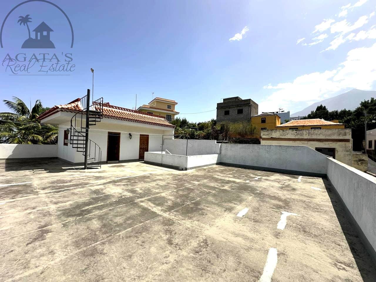 7 soverom Villa til salgs i Icod de los Vinos med garasje - € 398 000 (Ref: 10140238)