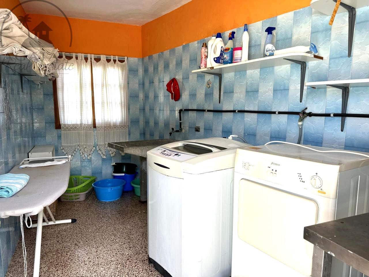 7 soverom Villa til salgs i Icod de los Vinos med garasje - € 398 000 (Ref: 10140238)