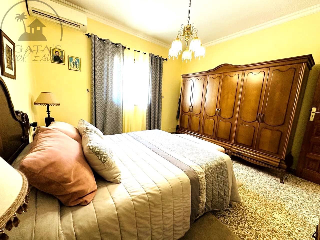 7 soverom Villa til salgs i Icod de los Vinos med garasje - € 398 000 (Ref: 10140238)