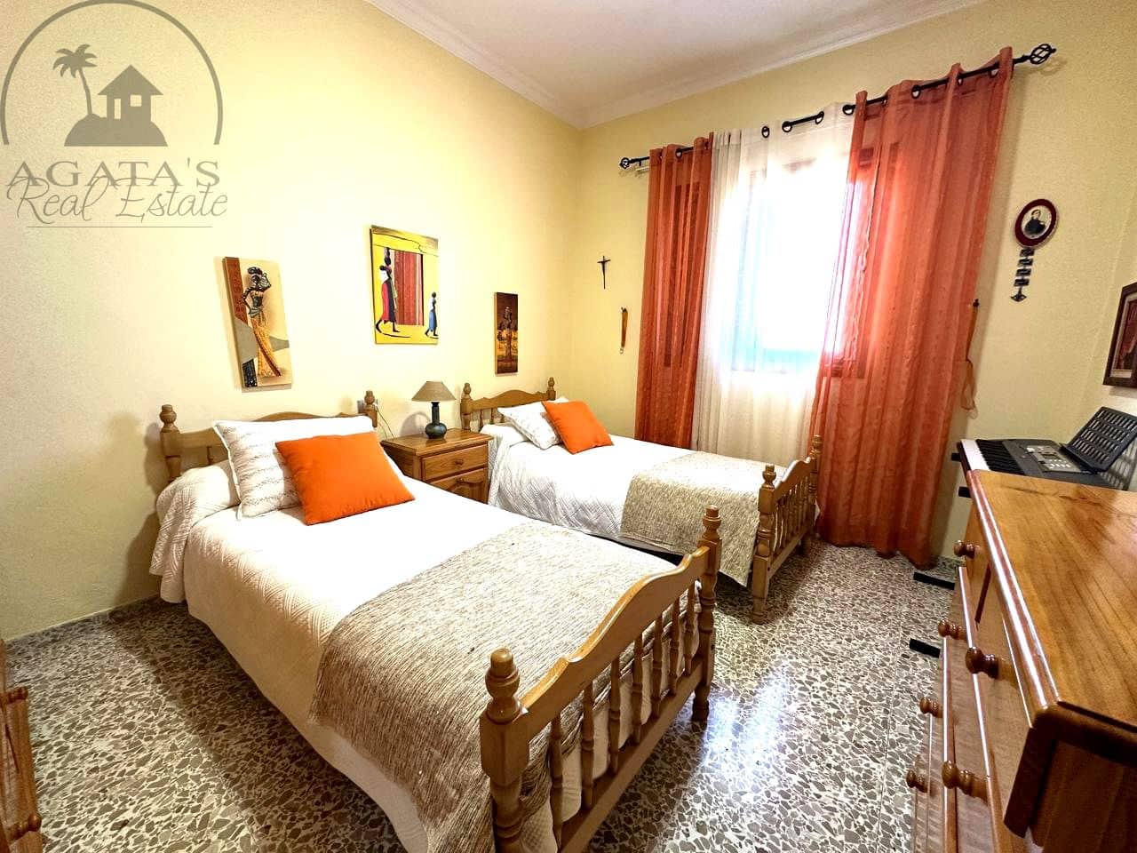 7 soverom Villa til salgs i Icod de los Vinos med garasje - € 398 000 (Ref: 10140238)