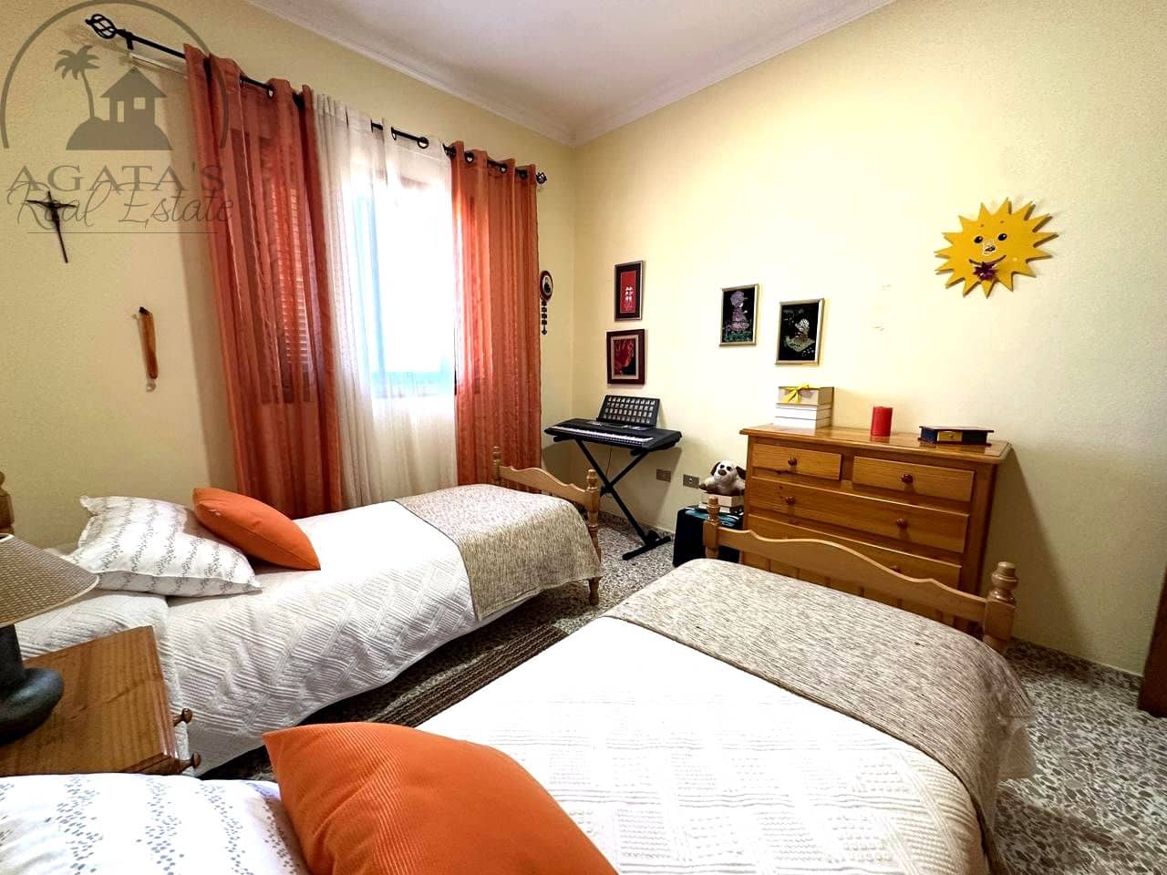 7 soverom Villa til salgs i Icod de los Vinos med garasje - € 398 000 (Ref: 10140238)