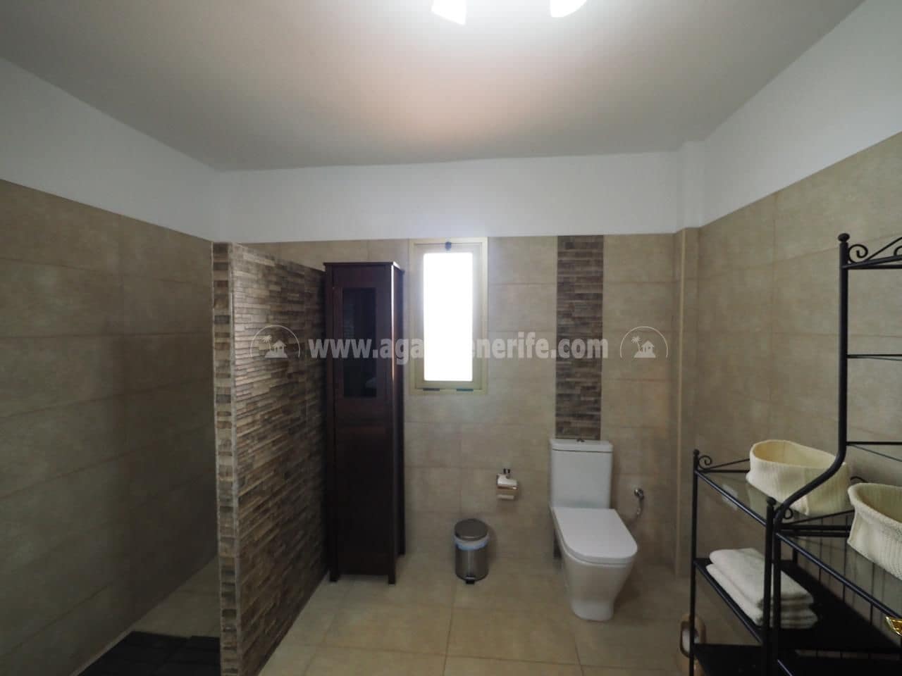 3 makuuhuone Maalaistalo myytävänä paikassa Adeje mukana uima-altaan 
autotalli - 1 000 000 € (Ref: 6484409)