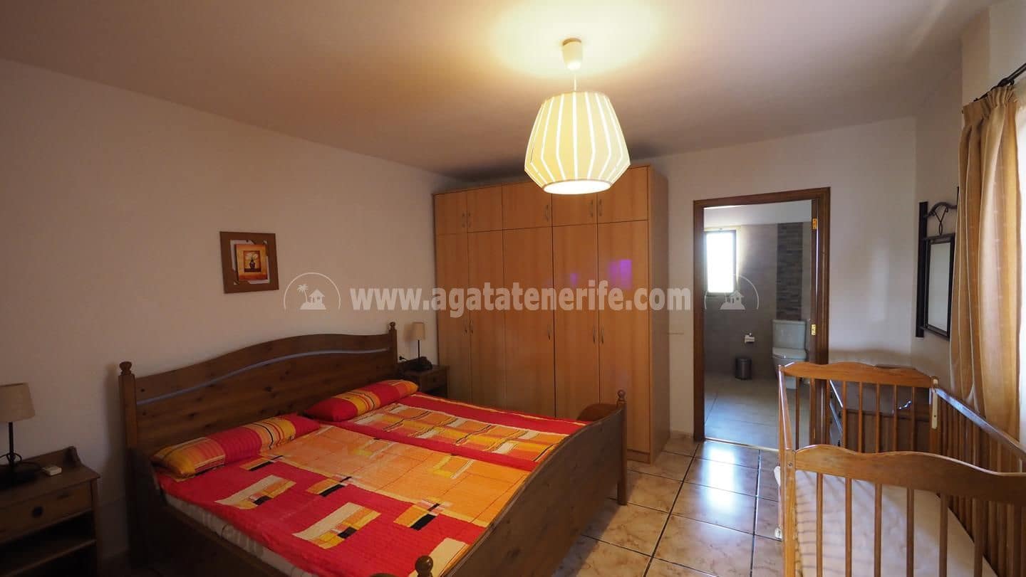 3 makuuhuone Maalaistalo myytävänä paikassa Adeje mukana uima-altaan 
autotalli - 1 000 000 € (Ref: 6484409)