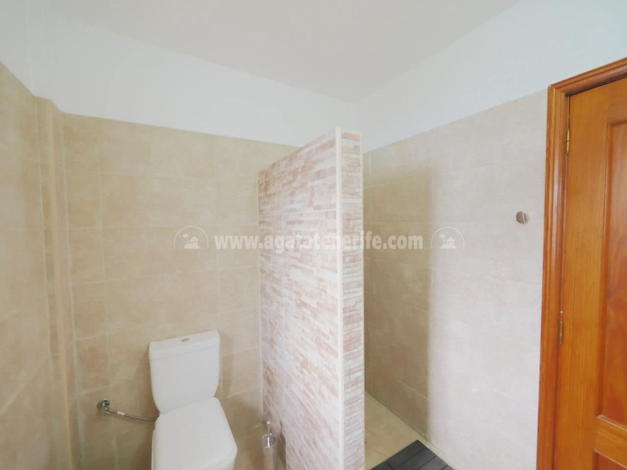 3 makuuhuone Maalaistalo myytävänä paikassa Adeje mukana uima-altaan 
autotalli - 1 000 000 € (Ref: 6484409)