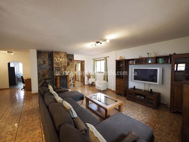 3 soveværelse Finca/Landehus til salg i Casco Urbano, Adeje med swimmingpool garage - € 1.000.000 (Ref: 6484409)