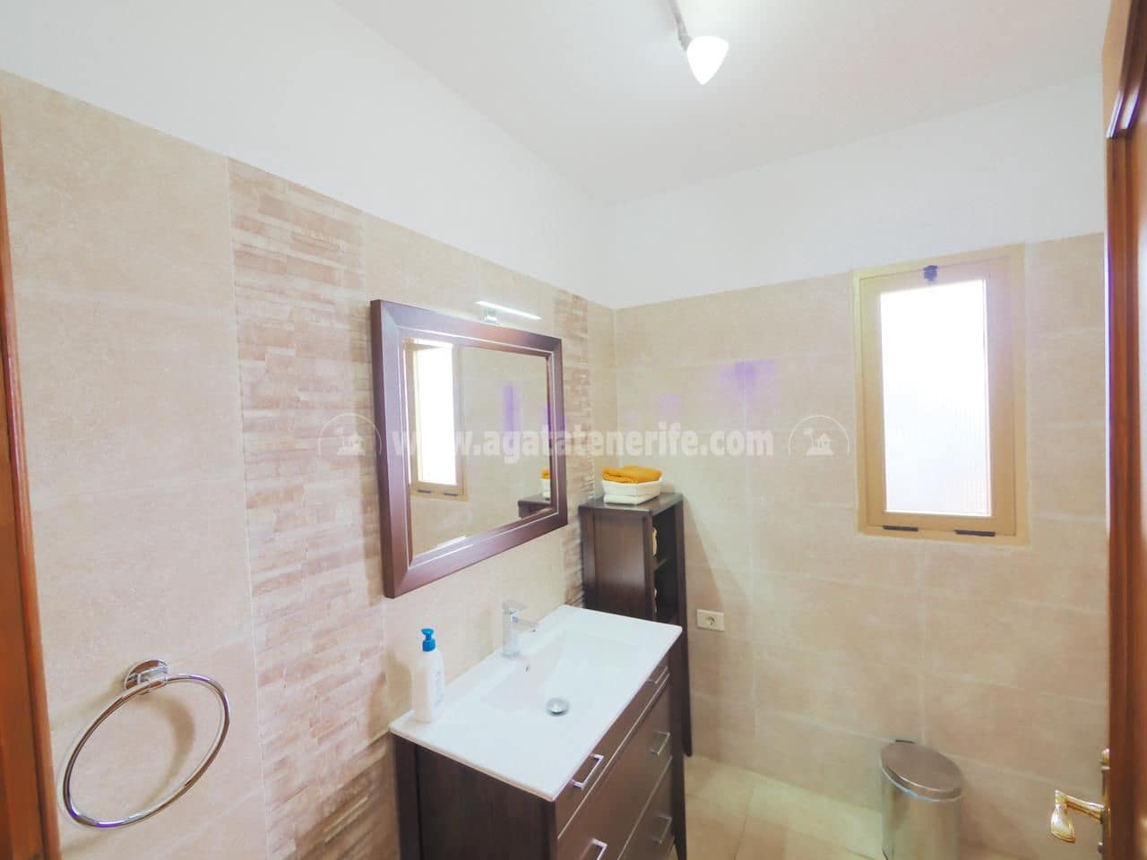 3 makuuhuone Maalaistalo myytävänä paikassa Adeje mukana uima-altaan 
autotalli - 1 000 000 € (Ref: 6484409)