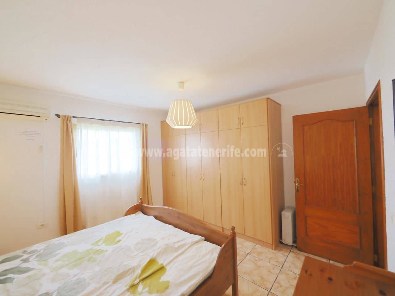 3 makuuhuone Maalaistalo myytävänä paikassa Adeje mukana uima-altaan 
autotalli - 1 000 000 € (Ref: 6484409)