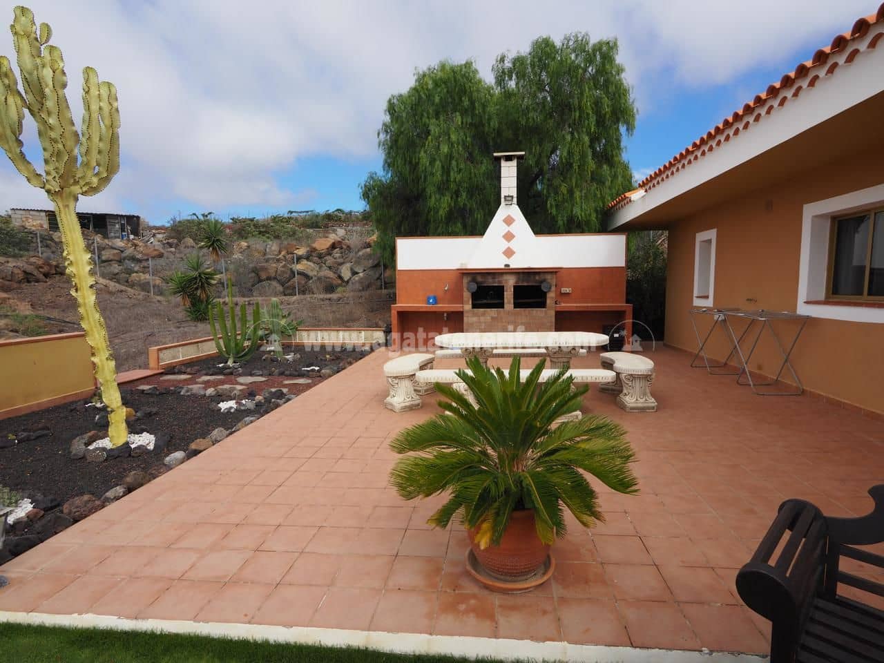 3 makuuhuone Maalaistalo myytävänä paikassa Adeje mukana uima-altaan 
autotalli - 1 000 000 € (Ref: 6484409)